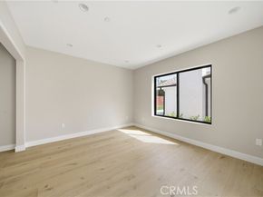 8542 De Celis Pl, North Hills (los Angeles) CA 91343