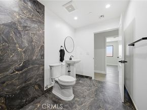 8542 De Celis Pl, North Hills (los Angeles) CA 91343