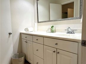 5720 Owensmouth 152, Woodland Hills (los Angeles) CA 91367