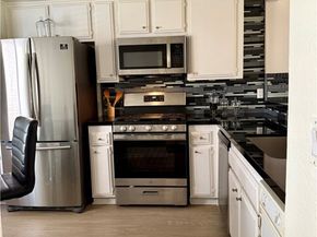 5720 Owensmouth 152, Woodland Hills (los Angeles) CA 91367