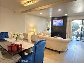 5720 Owensmouth 152, Woodland Hills (los Angeles) CA 91367