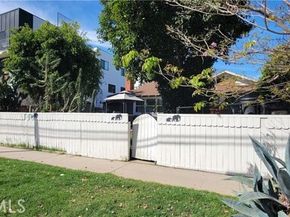 6467 Woodley, Van Nuys (los Angeles) CA 91406