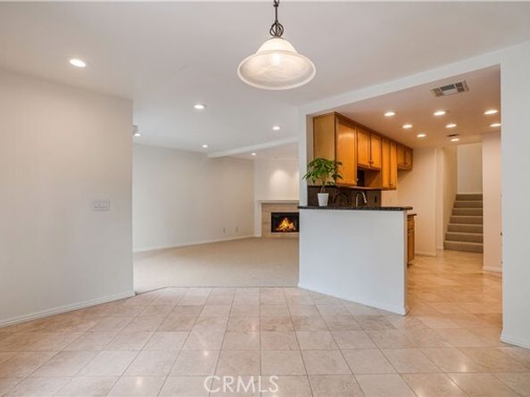 5800 Owensmouth Avenue 26, Woodland Hills (los Angeles) CA 91367