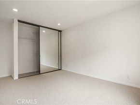 5800 Owensmouth Avenue 26, Woodland Hills (los Angeles) CA 91367