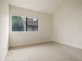 5800 Owensmouth Avenue 26, Woodland Hills (los Angeles) CA 91367