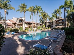 5800 Owensmouth Avenue 26, Woodland Hills (los Angeles) CA 91367