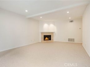 5800 Owensmouth Avenue 26, Woodland Hills (los Angeles) CA 91367
