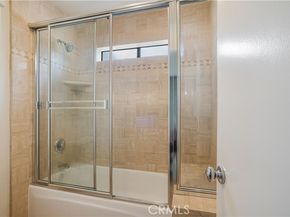 5800 Owensmouth Avenue 26, Woodland Hills (los Angeles) CA 91367