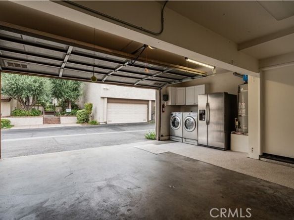 5800 Owensmouth Avenue 26, Woodland Hills (los Angeles) CA 91367