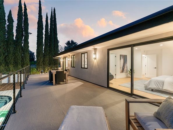 5630 Blanco Avenue, Woodland Hills (los Angeles) CA 91367