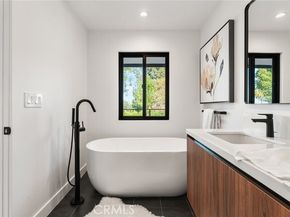 5630 Blanco Avenue, Woodland Hills (los Angeles) CA 91367