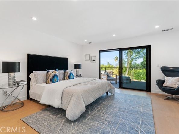 5630 Blanco Avenue, Woodland Hills (los Angeles) CA 91367