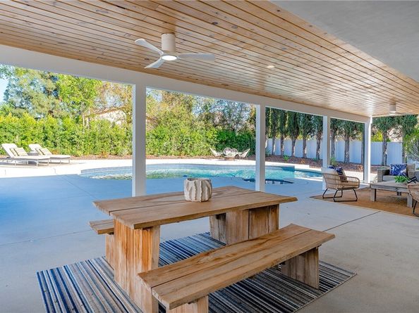 5630 Blanco Avenue, Woodland Hills (los Angeles) CA 91367