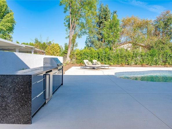 5630 Blanco Avenue, Woodland Hills (los Angeles) CA 91367