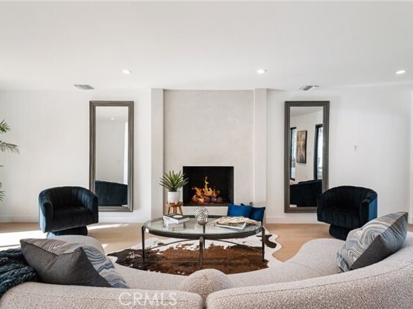 5630 Blanco Avenue, Woodland Hills (los Angeles) CA 91367
