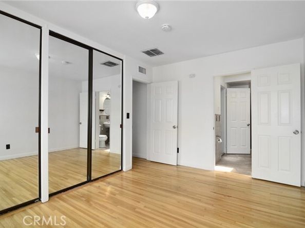 19324 Victory Boulevard, Reseda (los Angeles) CA 91335