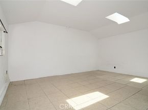19324 Victory Boulevard, Reseda (los Angeles) CA 91335
