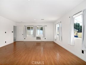 19324 Victory Boulevard, Reseda (los Angeles) CA 91335