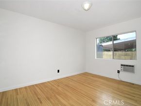 19324 Victory Boulevard, Reseda (los Angeles) CA 91335