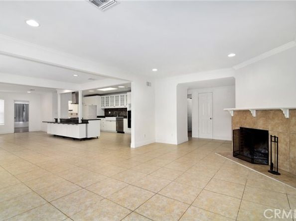 19324 Victory Boulevard, Reseda (los Angeles) CA 91335
