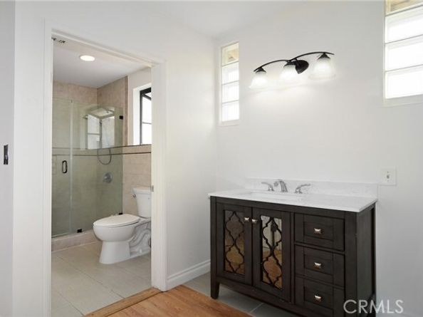 19324 Victory Boulevard, Reseda (los Angeles) CA 91335