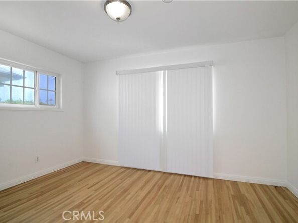 19324 Victory Boulevard, Reseda (los Angeles) CA 91335