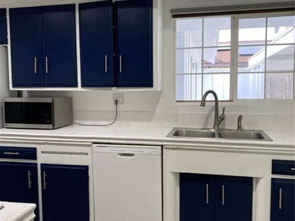 8961 Etiwanda Avenue, Northridge (los Angeles) CA 91325