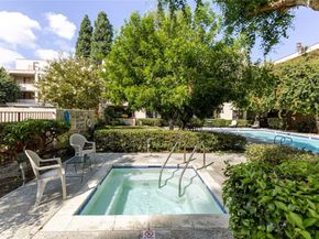 6825 Alabama Avenue 111, Canoga Park (los Angeles) CA 91303