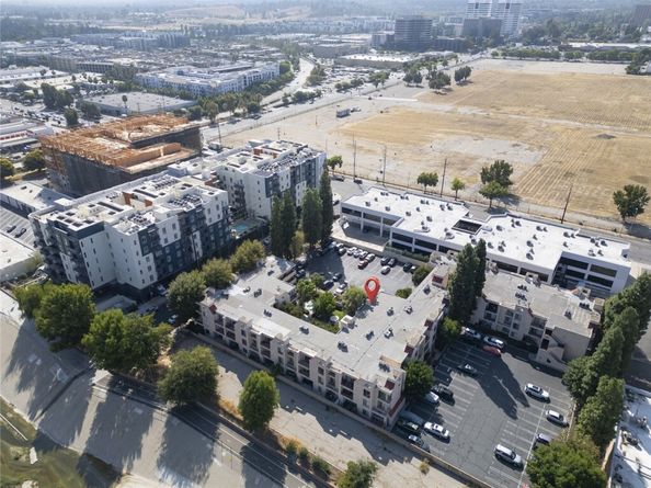 6825 Alabama Avenue 111, Canoga Park (los Angeles) CA 91303