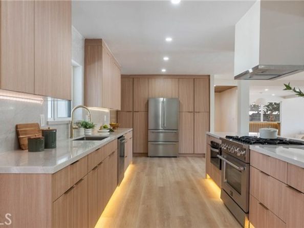 22022 Bryant Street, West Hills (los Angeles) CA 91304