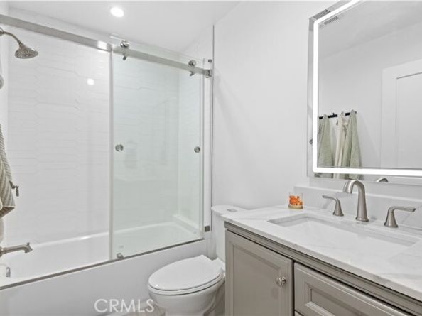 13266 Dyer Street, Sylmar (los Angeles) CA 91342