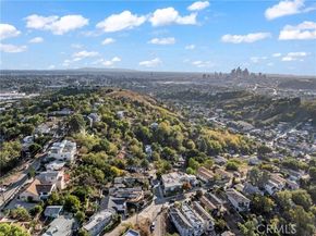 3320 Reynolds, Santa Barbara CA 90032