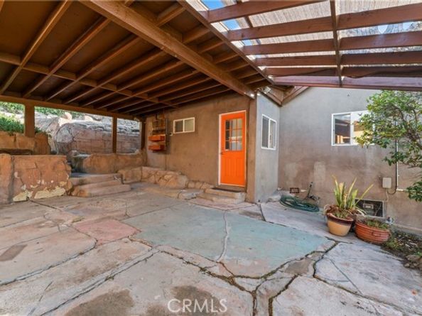 3320 Reynolds, Santa Barbara CA 90032
