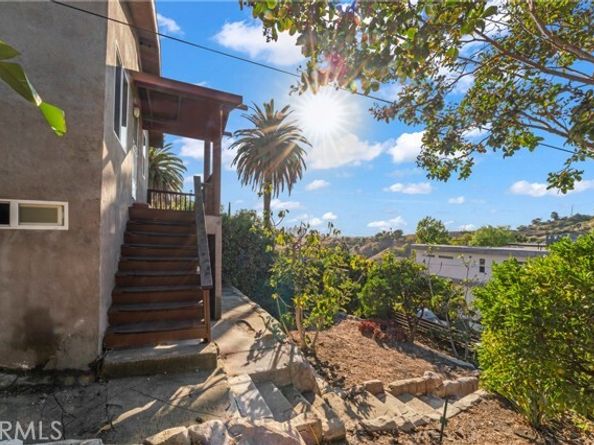 3320 Reynolds, Santa Barbara CA 90032