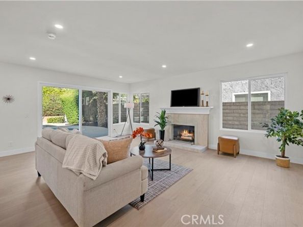 20231 Elkwood, Winnetka (los Angeles) CA 91306