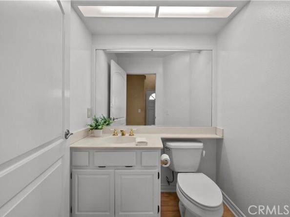 22371 Mission Circle, Chatsworth (los Angeles) CA 91311