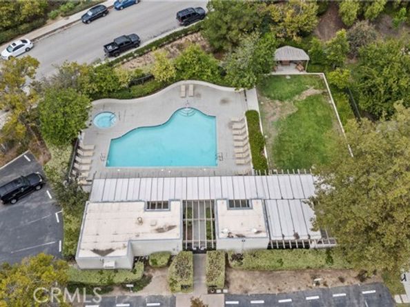 22371 Mission Circle, Chatsworth (los Angeles) CA 91311