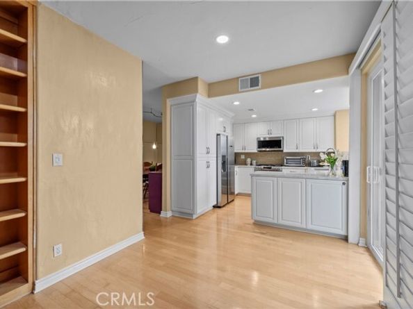 22371 Mission Circle, Chatsworth (los Angeles) CA 91311