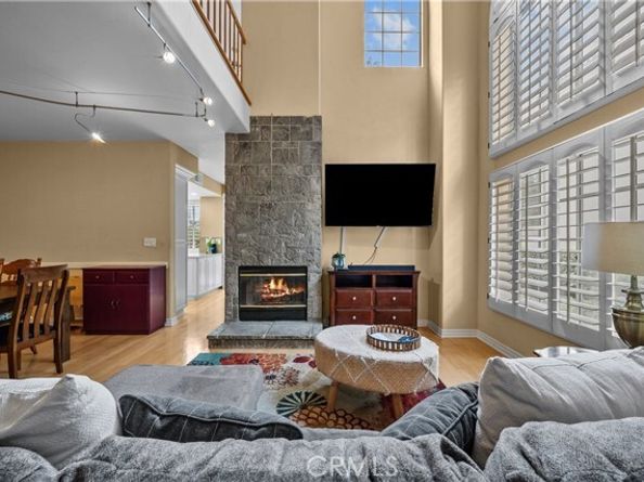 22371 Mission Circle, Chatsworth (los Angeles) CA 91311