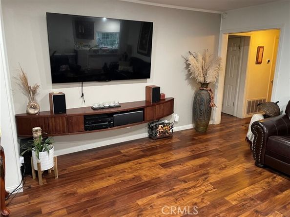 10016 Sophia Avenue, North Hills (los Angeles) CA 91343