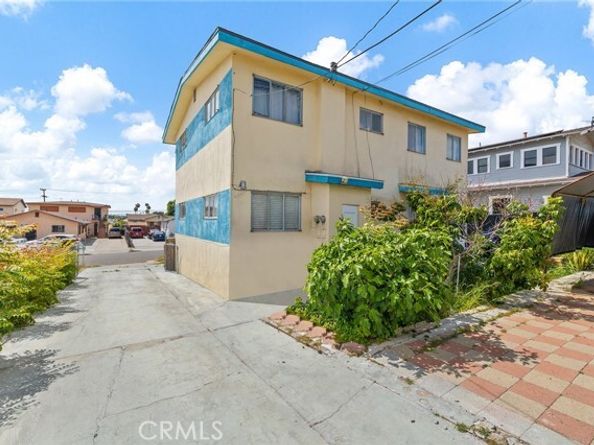 4077 Winona avenue, San Diego CA 92105