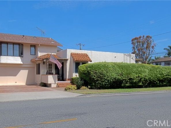2209 Elden Avenue, Costa Mesa CA 92627