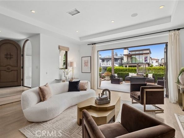 222 Orchid Avenue, Corona Del Mar (newport Beach) CA 92625