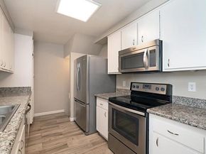 8448 Via Sonoma 100, La Jolla (san Diego) CA 92037