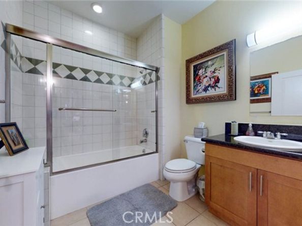 4821 Bakman Avenue 405, North Hollywood (los Angeles) CA 91601