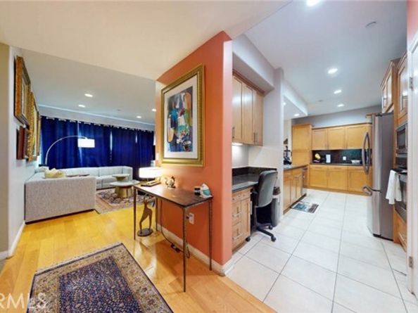 4821 Bakman Avenue 405, North Hollywood (los Angeles) CA 91601