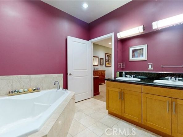 4821 Bakman Avenue 405, North Hollywood (los Angeles) CA 91601