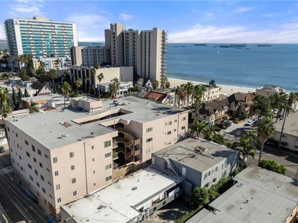 1635 E Ocean D2, Long Beach CA 90802