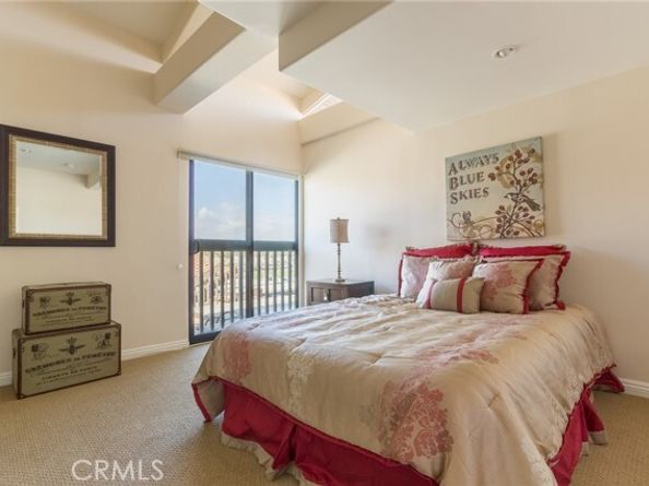 5336 Marina Pacifica, Long Beach CA 90803