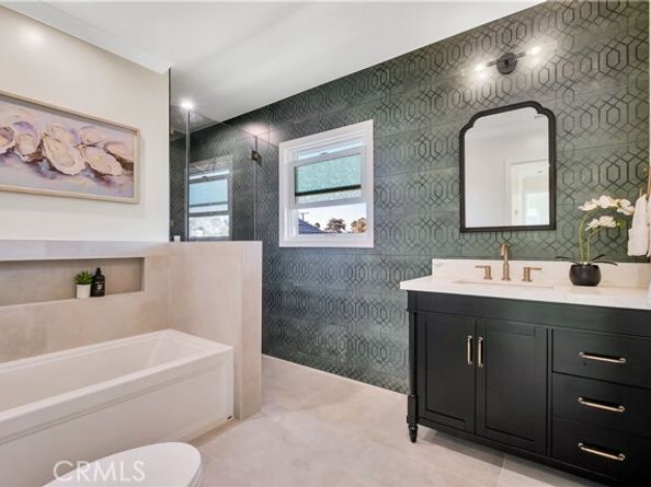 4001 Pine, Long Beach CA 90807